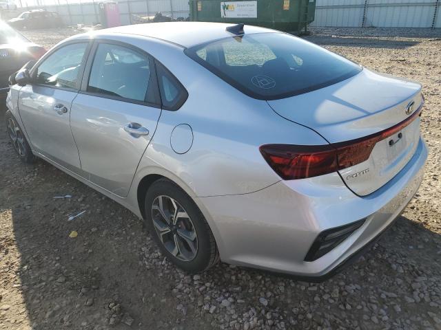 3KPF24AD7KE012699 - 2019 KIA FORTE FE SILVER photo 2