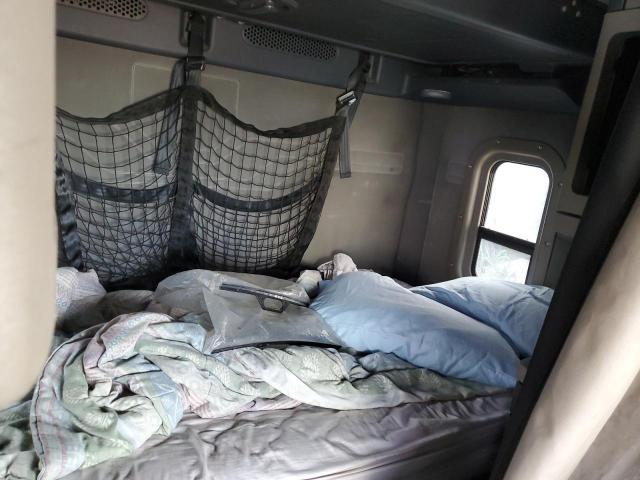 1FUJGLDR6JLJZ2494 - 2018 FREIGHTLINER CASCADIA 1 Белый фото 6