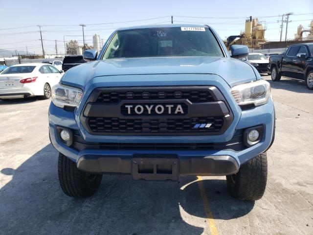 5TFAX5GN2KX135246 - 2019 TOYOTA TACOMA DOUBLE CAB BLUE photo 5