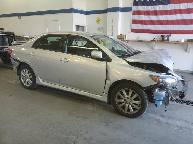 1NXBU4EE0AZ265189 - 2010 TOYOTA COROLLA AU BASE SILVER photo 4