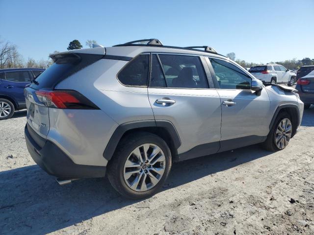 JTMC1RFV4KD032401 - 2019 TOYOTA RAV4 XLE PREMIUM SILVER photo 3