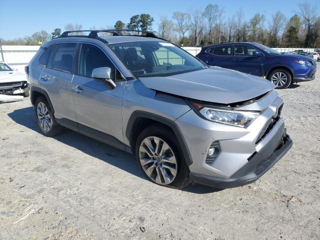 JTMC1RFV4KD032401 - 2019 TOYOTA RAV4 XLE PREMIUM SILVER photo 4