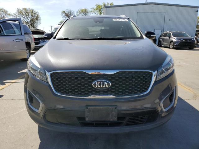 5XYPGDA54HG277025 - 2017 KIA SORENTO LX CHARCOAL photo 5