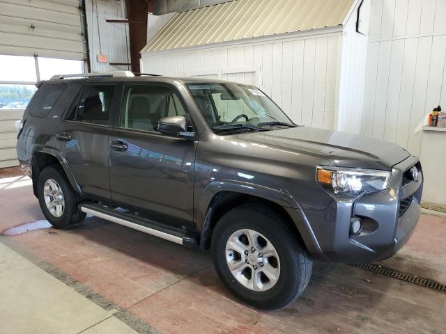 JTEBU5JR1J5549438 - 2018 TOYOTA 4RUNNER SR5/SR5 PREMIUM GRAY photo 4