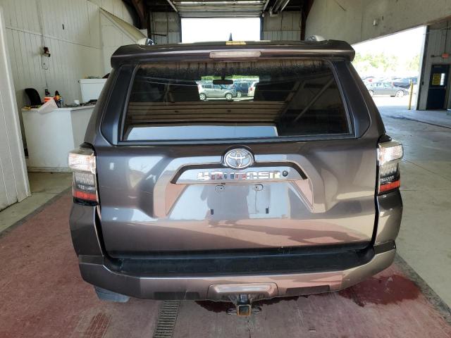 JTEBU5JR1J5549438 - 2018 TOYOTA 4RUNNER SR5/SR5 PREMIUM GRAY photo 6