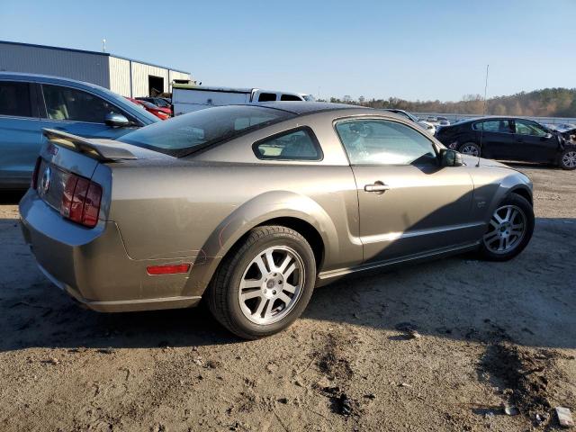 1ZVFT82H555114781 - 2005 FORD MUSTANG GT GRAY photo 3
