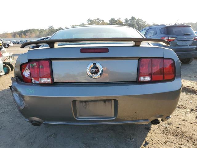1ZVFT82H555114781 - 2005 FORD MUSTANG GT GRAY photo 6