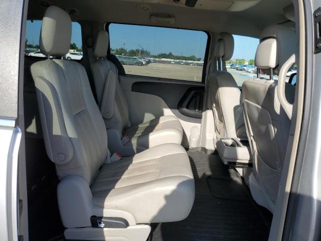 2A4RR8DG6BR783623 - 2011 CHRYSLER TOWN & COU TOURING L SILVER photo 11