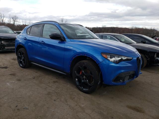 ZASPAKBN5R7D79637 - 2024 ALFA ROMEO STELVIO TI ლურჯი ფოტო 4