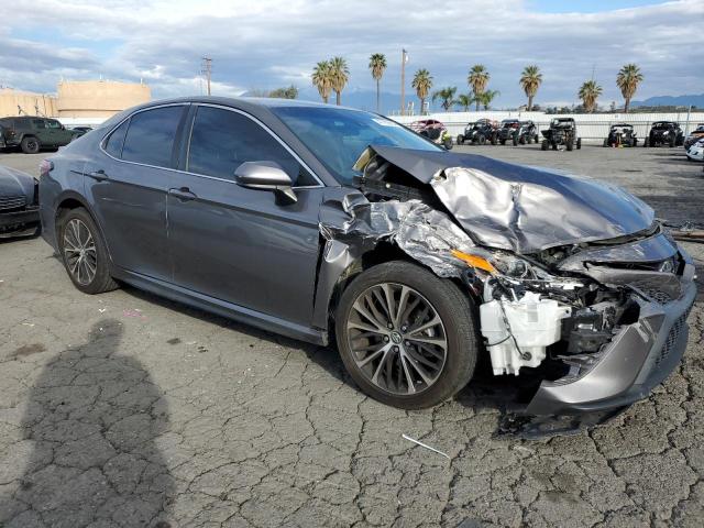 4T1B11HKXJU569476 - 2018 TOYOTA CAMRY L GRAY photo 4