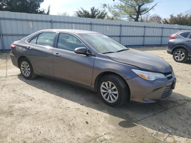 4T1BF1FK8HU428842 - 2017 TOYOTA CAMRY LE GRAY photo 4