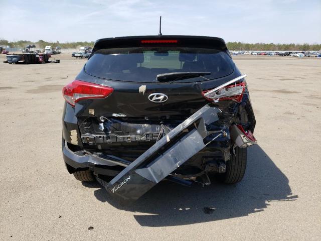 KM8J2CA40JU765247 - 2018 HYUNDAI TUCSON SE BLACK photo 6