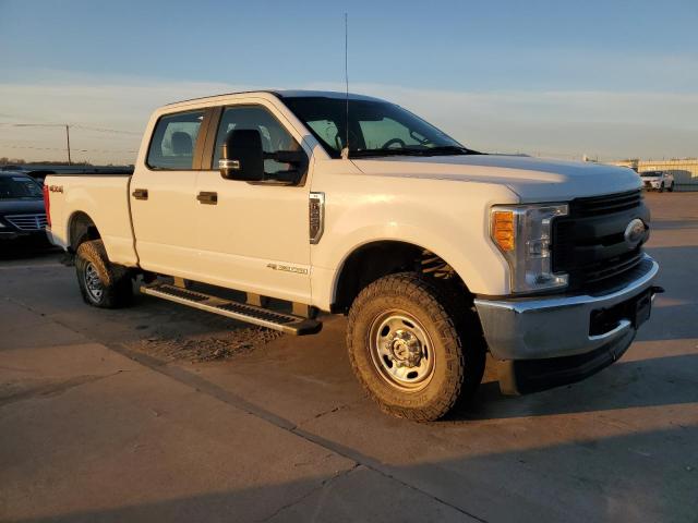 1FT7W2BT4HEC67043 - 2017 FORD F250 SUPER DUTY WHITE photo 4