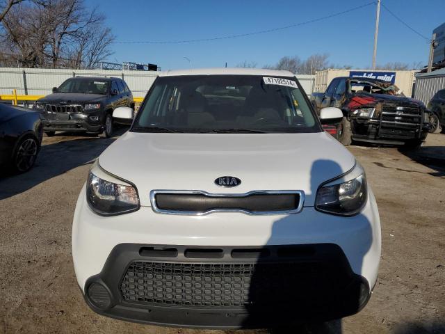 KNDJN2A2XF7167287 - 2015 KIA SOUL WHITE photo 5