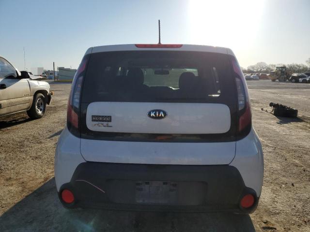 KNDJN2A2XF7167287 - 2015 KIA SOUL WHITE photo 6