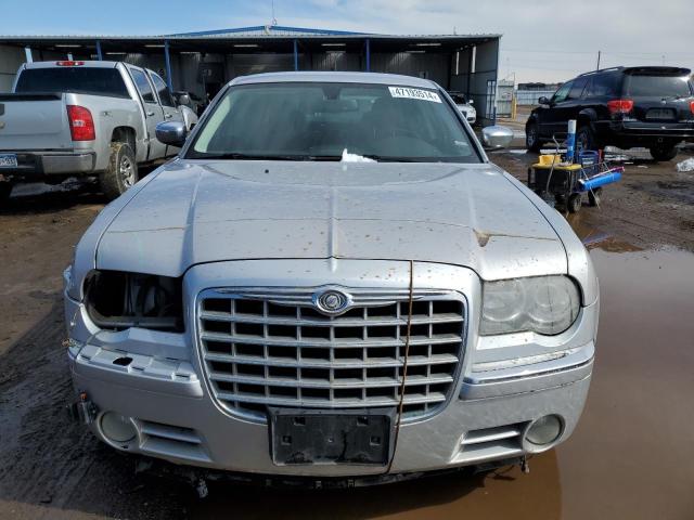 2C3LK63H38H270640 - 2008 CHRYSLER 300C SILVER photo 5