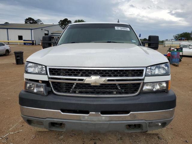 1GCHC23D17F138657 - 2007 CHEVROLET SILVERADO C2500 HEAVY DUTY WHITE photo 5