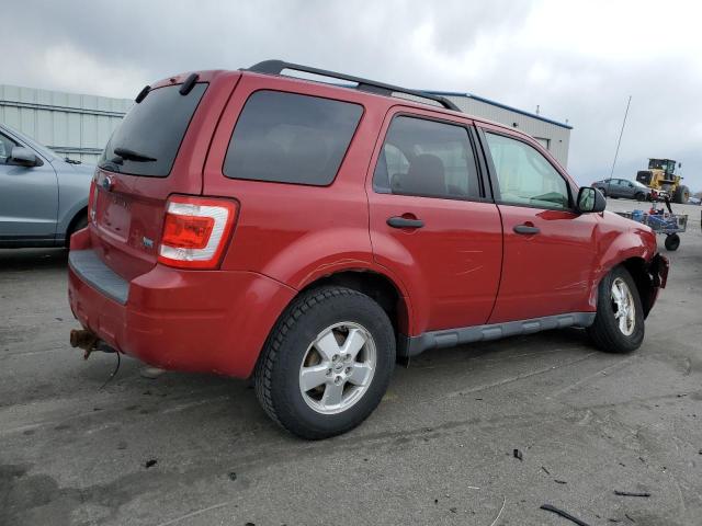 1FMCU0DG2BKB68976 - 2011 FORD ESCAPE XLT RED photo 3