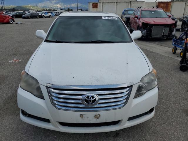 4T1BK36B38U282518 - 2008 TOYOTA AVALON XL WHITE photo 5