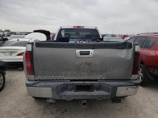 1GTJK836X9F139124 - 2009 GMC SIERRA K3500 SLE SILVER photo 6