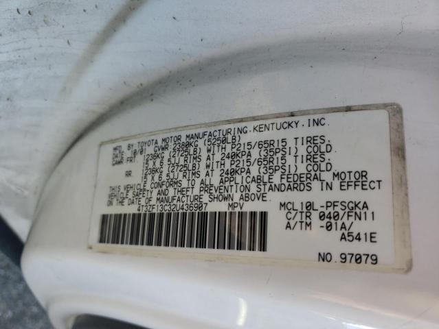 4T3ZF13C32U436907 - 2002 TOYOTA SIENNA LE WHITE photo 13