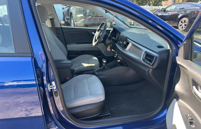 3KPA24AB9JE057893 - 2018 KIA RIO LX BLUE photo 5