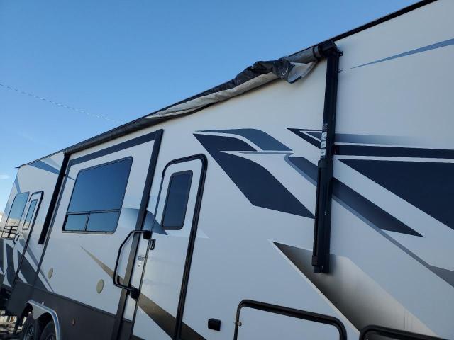 4YDF35525LZ990732 - 2020 KEYSTONE TRAILER TWO TONE photo 9