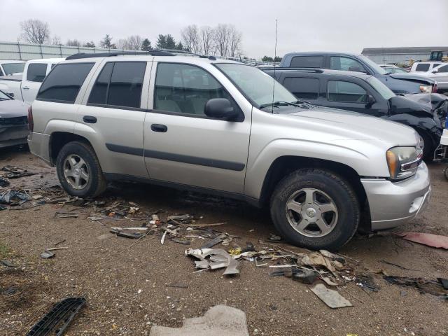 1GNDT13S252143255 - 2005 CHEVROLET TRAILBLAZE LS SILVER photo 4