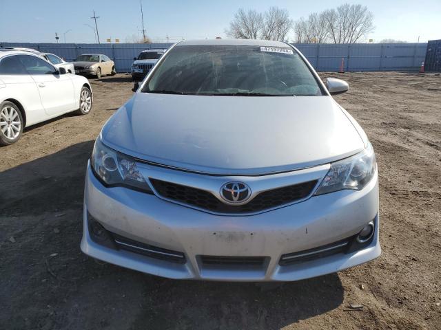 4T1BK1FK9CU010505 - 2012 TOYOTA CAMRY SE SILVER photo 5