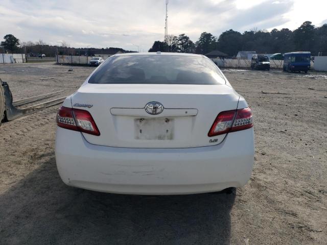 4T1BF3EKXBU583168 - 2011 TOYOTA CAMRY BASE WHITE photo 6