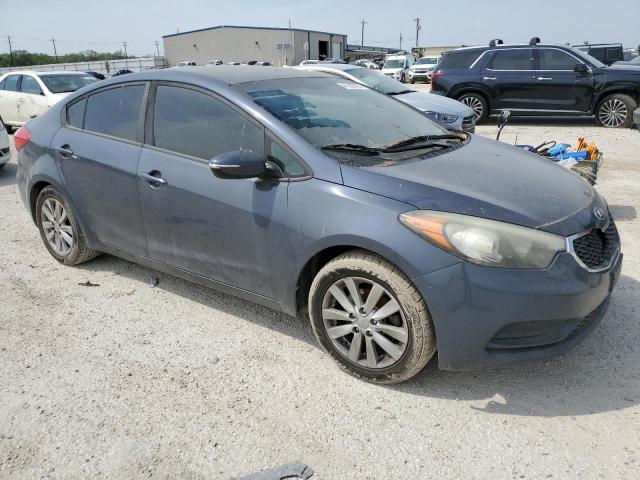 KNAFX4A62G5592107 - 2016 KIA FORTE LX BLUE photo 4