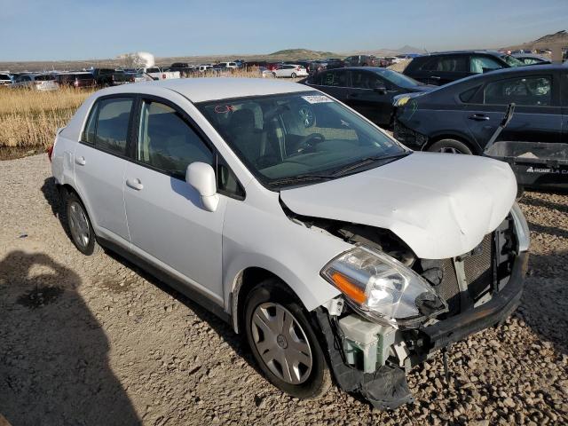 3N1BC1AP2AL364011 - 2010 NISSAN VERSA S WHITE photo 4