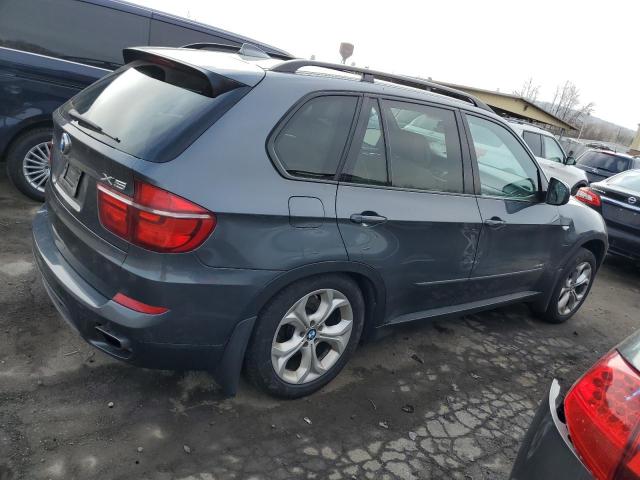 5UXZV8C53DL899308 - 2013 BMW X5 XDRIVE50I Niebieski zdjęcie 3