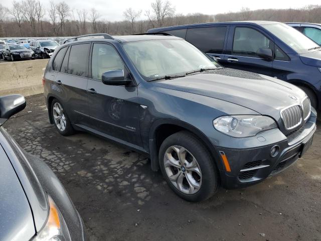 5UXZV8C53DL899308 - 2013 BMW X5 XDRIVE50I Niebieski zdjęcie 4