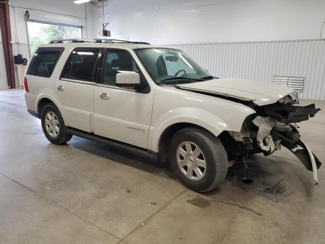 5LMFU27525LJ04631 - 2005 LINCOLN NAVIGATOR WHITE photo 4