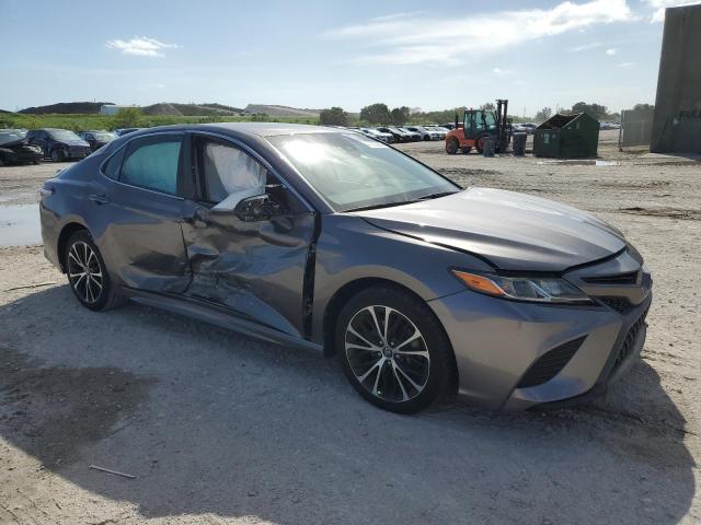 4T1B11HK0JU574167 - 2018 TOYOTA CAMRY L GRAY photo 4