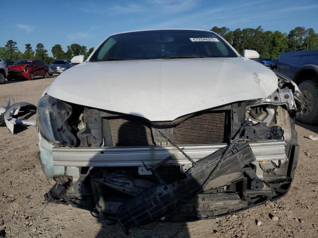 3LN6L2G96GR608533 - 2016 LINCOLN MKZ WHITE photo 5
