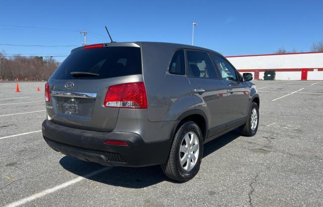 5XYKT3A15BG114758 - 2011 KIA SORENTO BASE GRAY photo 4