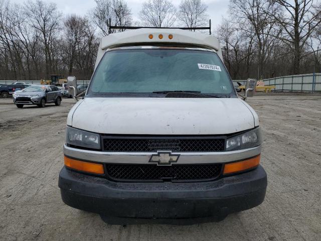 1GBJG31U951179230 - 2005 CHEVROLET EXPRESS G3 WHITE photo 5