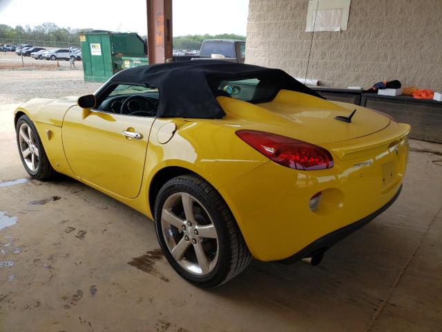 1G2MF35X68Y116571 - 2008 PONTIAC SOLSTICE GXP YELLOW photo 2