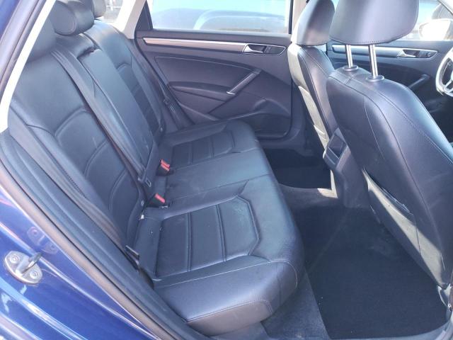 1VWDT7A31HC039536 - 2017 VOLKSWAGEN PASSAT R-LINE Blau Foto 10