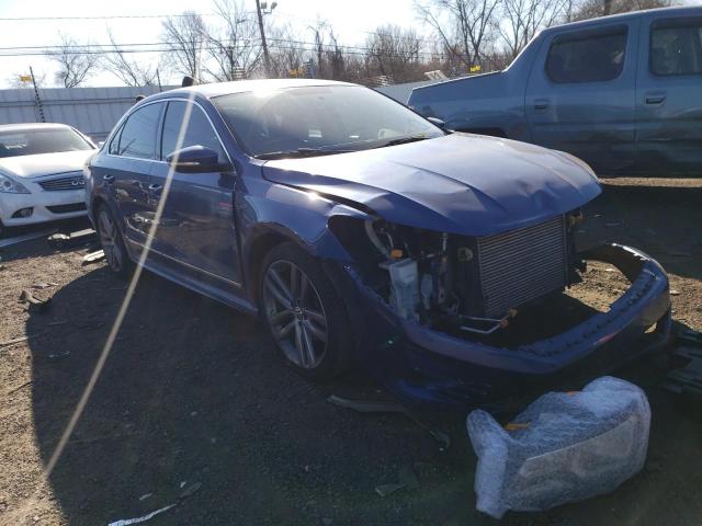 1VWDT7A31HC039536 - 2017 VOLKSWAGEN PASSAT R-LINE Blau Foto 4