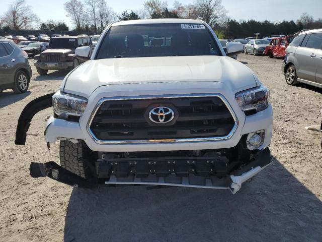 3TMCZ5AN4HM073438 - 2017 TOYOTA TACOMA DOUBLE CAB WHITE photo 5