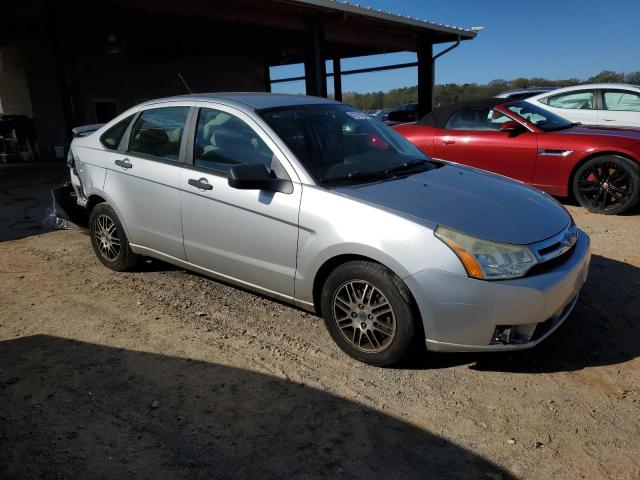 1FAHP3FN2AW196322 - 2010 FORD FOCUS SE SILVER photo 4