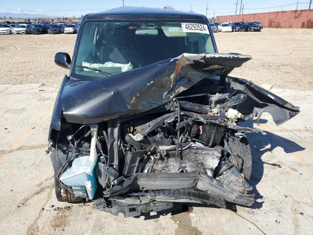 JTLKT324340136277 - 2004 TOYOTA SCION XB BLACK photo 5