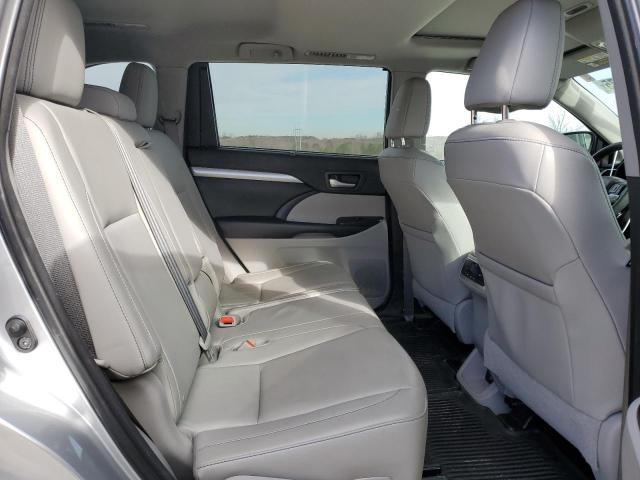 5TDJKRFHXGS253964 - 2016 TOYOTA HIGHLANDER XLE 银色 照片 11