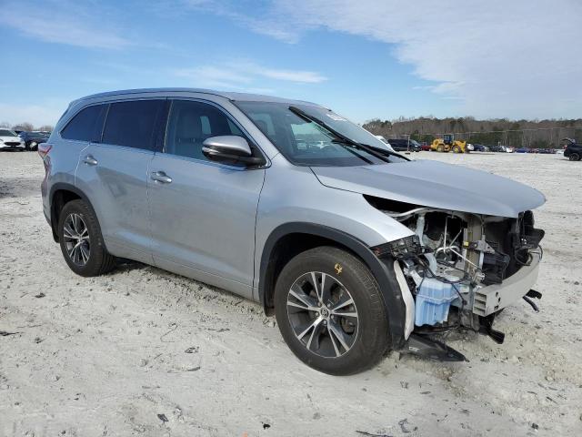 5TDJKRFHXGS253964 - 2016 TOYOTA HIGHLANDER XLE 银色 照片 4