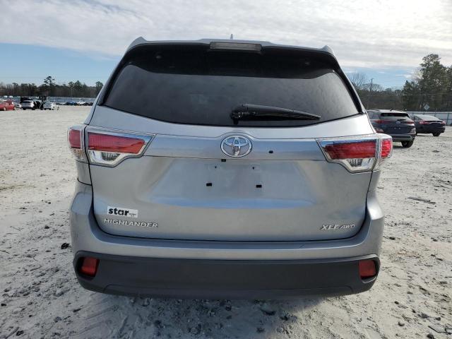 5TDJKRFHXGS253964 - 2016 TOYOTA HIGHLANDER XLE 银色 照片 6
