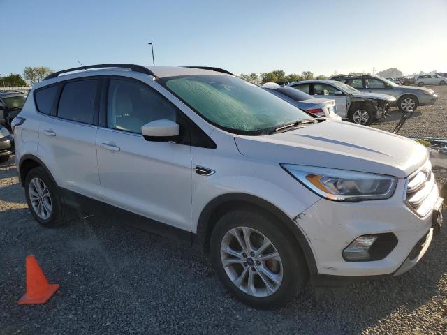 1FMCU0GD3HUA39336 - 2017 FORD ESCAPE SE WHITE photo 4