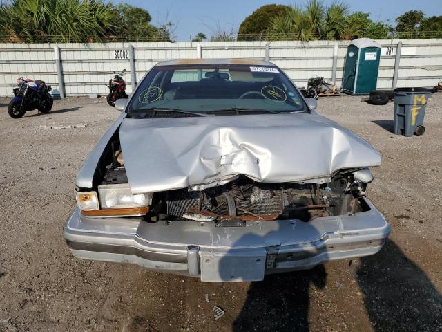 1G4BT5375NR440543 - 1992 BUICK ROADMASTER LIMITED SILVER photo 5
